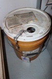 Bucket of 2/0 double loop chain