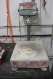 Ohaus Defender 3000 - 150# platform scale