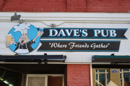 Dave's Pub & Pizza