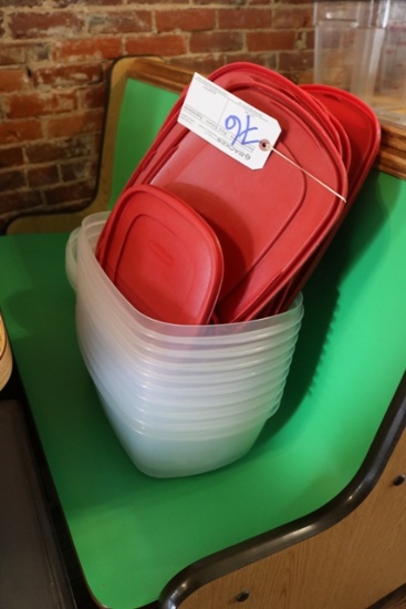 Plastic food storage containers