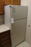 Kenmore 2539335291 refrigerator 10/94 - needs cleaned