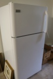 Frigidaire FFHT1826LW8 refrigerator - 05/12 - missing door handle