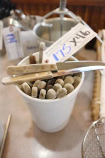 Times 46 - Wood handled steak knives