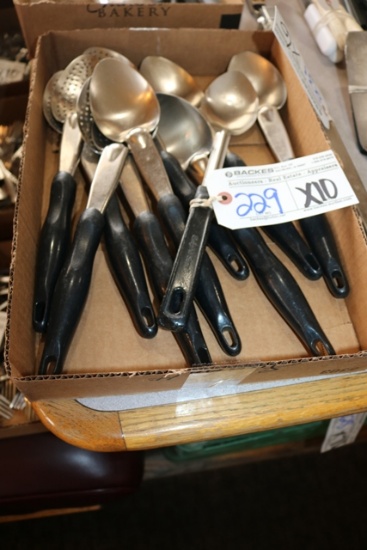 Times 10 - Black handled stainless perferated & regular service spoons