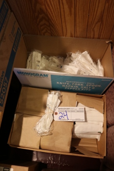 All to go silverware kits & napkins