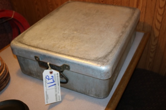 18" x 21" aluminum roasting pan with lid