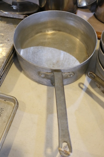 Aluminum 12 quart heavy duty sauce pan