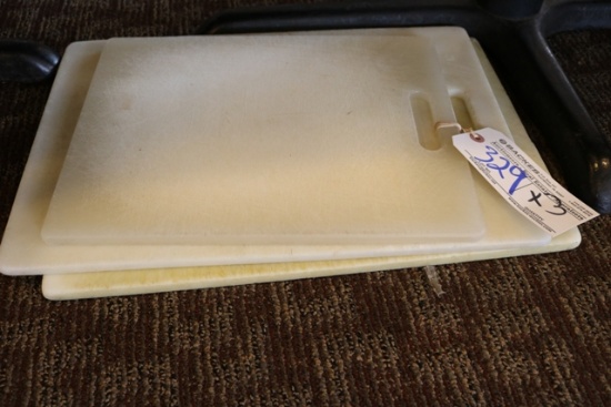 Times 3 - 11" x 14" & 2) 12" x 18" poly cutting boards