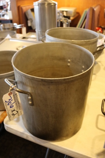 Times 2 - 30 quart aluminum stock pots