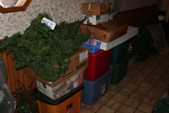 Left side of wall with Christmas décor