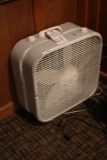 2 Box floor fans