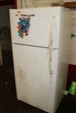 Kenmore 25 cuft shop refrigerator - top mount freezer