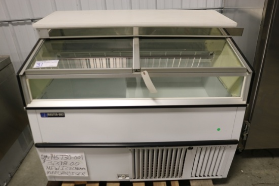 Master-Bilt GT-40 ice cream merchandiser - 48" long - like new