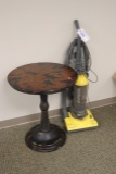 End table & Eureka vacuum