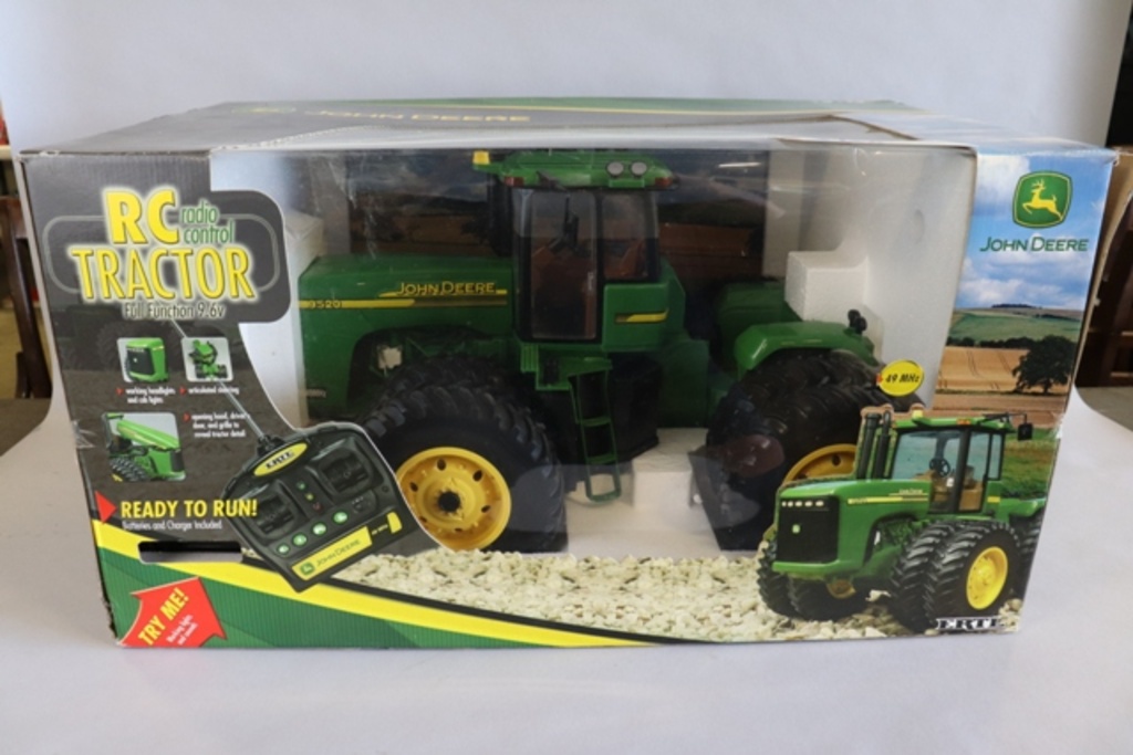 Ertl John Deere 9520 radio controlled 