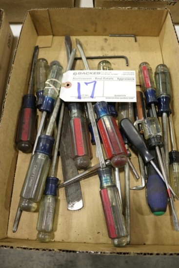 Box flat of screwdrivers