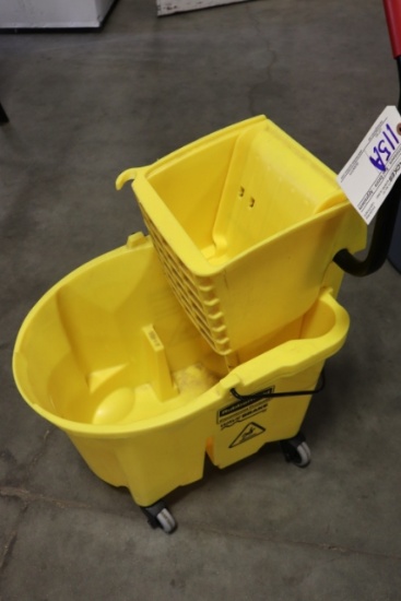 Rubbermaid mop bucket