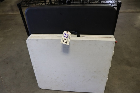 Times 2 - Folding banquet tables - 5' & 6'