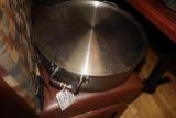 Heavy duty stock pot with lid