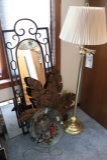 Floor lamp, wall décor and mirror
