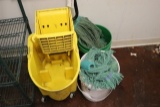 Mop bucket with extra mops