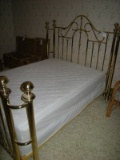 Queen Bed w/mattress