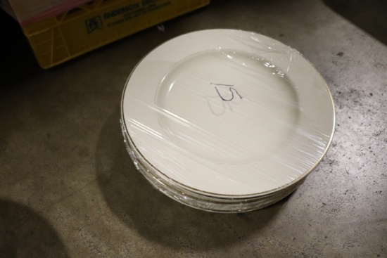Times 90 - 10" Gold rimmed Homer Loftin plates