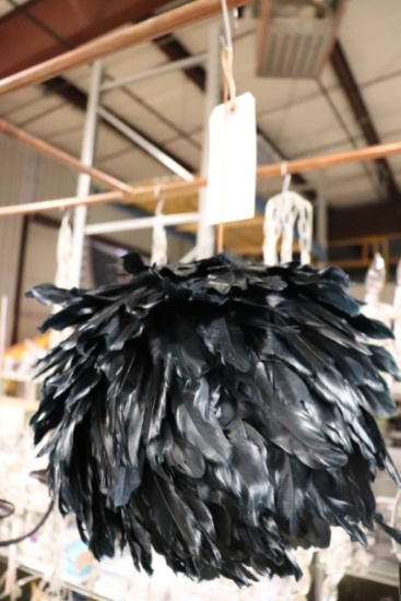 All to go - Large black feather balls