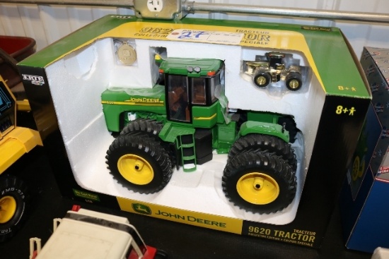 John Deere Ertl 9620 tractor - Die cast metal - 1/16th scale