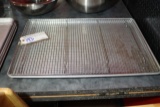 Full sized aluminum sheet pan with cooling screen