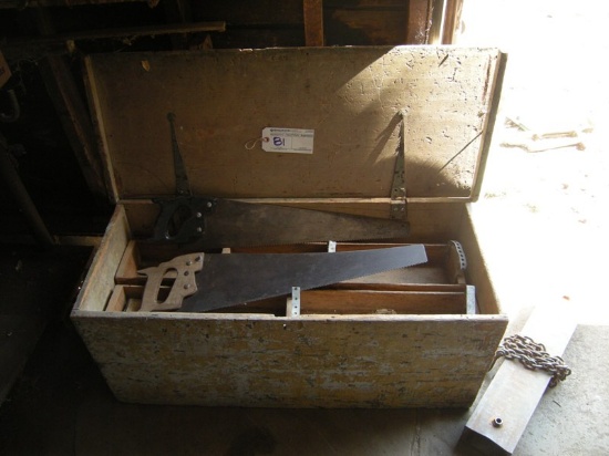 Carpenters trunk w/saws