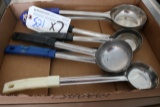 Times 7 - Assorted size service ladles