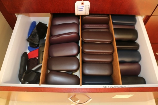 Drawer to go - Generic hard glasses cases
