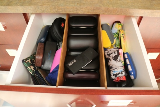 Drawer to go - Generic hard glasses cases