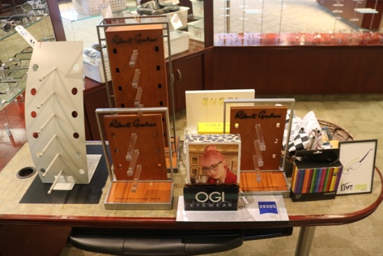 All to go - Glassware displayers