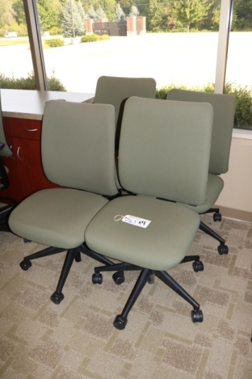 Times 4 - Olive green tweed office chairs