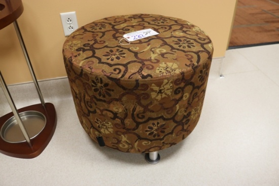 24" round floral tweed ottomon