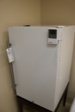Medical Refrigerator model RP400MED - locking with key with external thermo