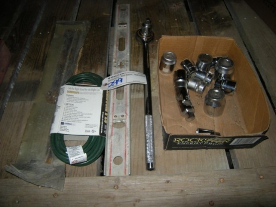3/4" ratchet, level, and wheel wrench