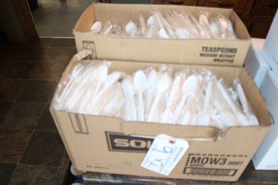 Times 2 - Boxes of plastic spoons