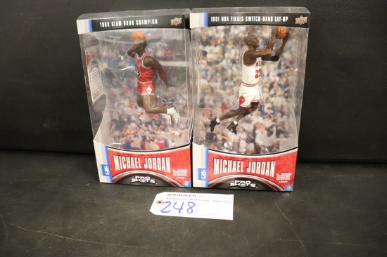 All to go - 2 Upper Deck Pro Shots - Michael Jordan - 1988 Slam Dunk & 1991