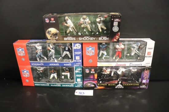 All to go - 5 McFarlane NFL action figures - Tomlinson/Johnson/Alexander -
