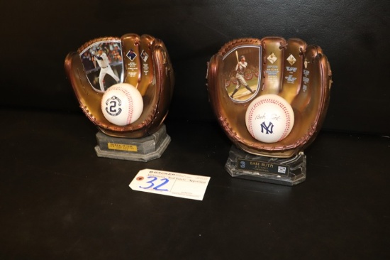 Pair to go - Babe Ruth & Derek Jeter - Bradford Exchange commemorative glov