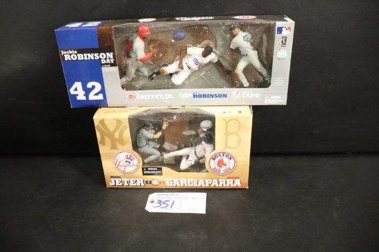 Pair to go - McFarlane MLB - 1) Jackie Robinson Day - 1) Series 9 Jeter/Gar