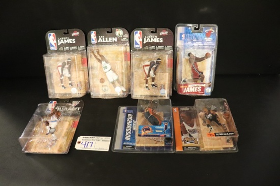 All to go - 6 McFarlane NBA action figures - Richardson/2) James/Durant/All