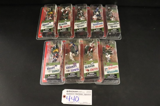 All to go - 9 McFarlane NFL action figures - box to go