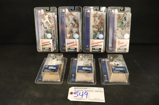 All to go - 7 McFarlane MLB action figures - box to go