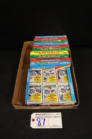 Box flat to go - Topps card packs and card sets