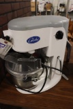 Globe SP5 counter top 5 quart mixer with bowl guard, stainless bowl, & whip