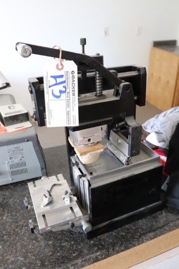 Manual rubber stamping press